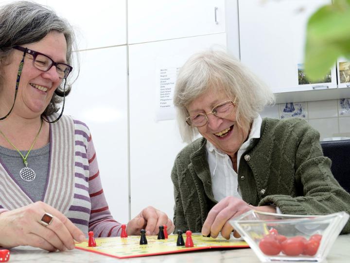 Betreuung zu Hause für Menschen mit Demenz