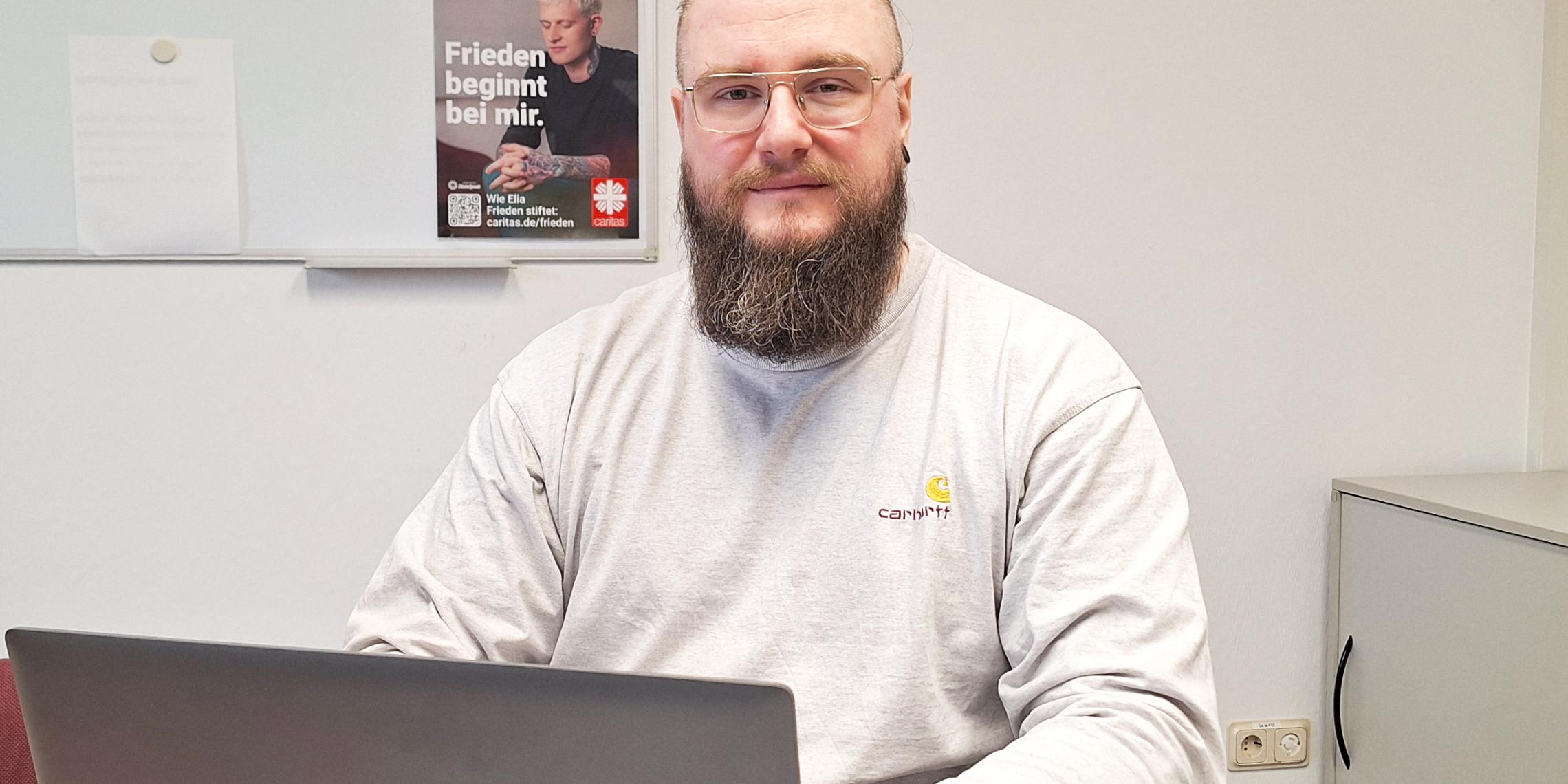 Max Ziogos am Arbeitsplatz