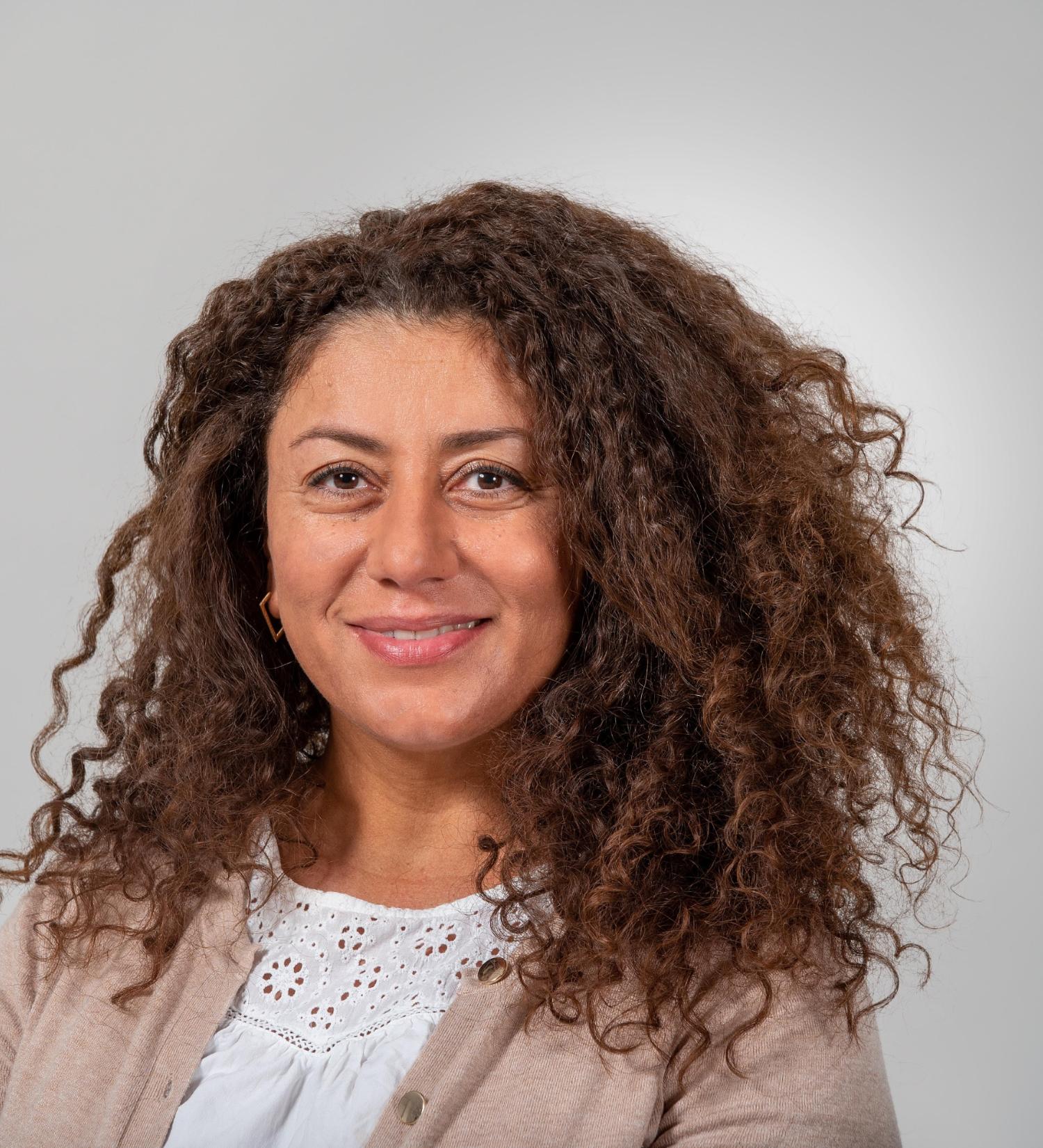Nil Karababa 2025 Haar offen