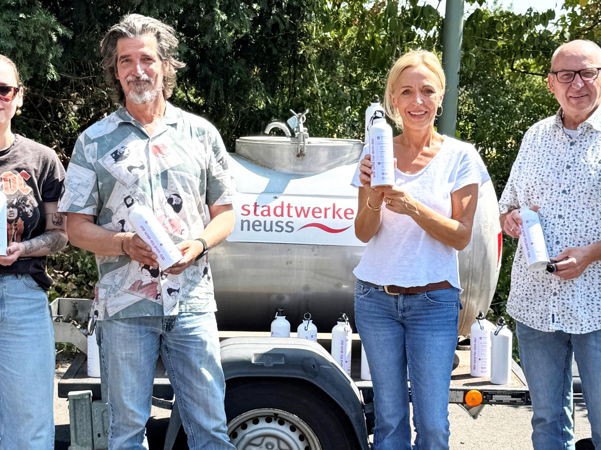 Ein Bündnis aus Caritas, Stadt Neuss, Stadtwerke Neuss und NEUSS HILFT stärkt gemeinsam die gesundheitliche Versorgung an heißen Tagen.