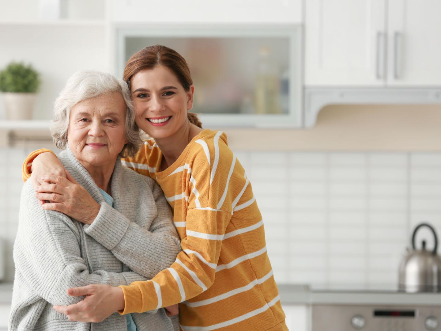 Pflegende Angehörige kümmern sich jeden Tag mit viel Liebe und Herzblut um ihre Liebsten. Doch jeder kommt mal an seine Grenzen: Genau hier setzt die Verhinderungspflege an!